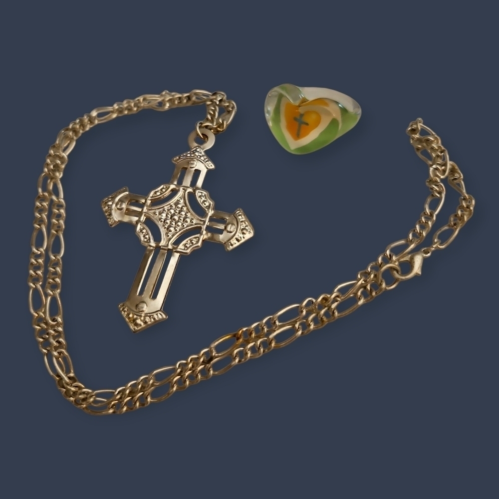Vintage Tin Cross Pendant Figaro Chain Necklace and Acrylic Heart Cross Ring 7.5